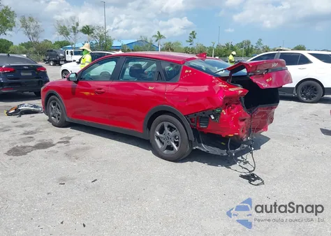 2025 Kia K4 Lxs из США, поврежденный, VIN 3KPFT4DE3SE020901